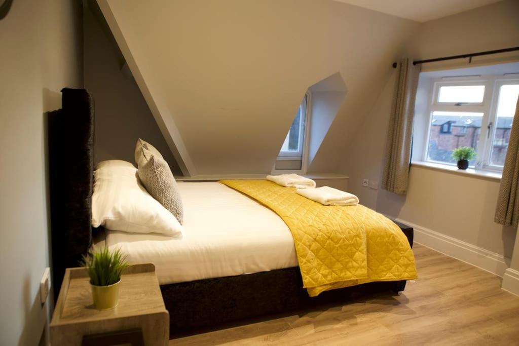 Penthouse On The Rows - Cathedral Views Apartment Chester Exterior photo