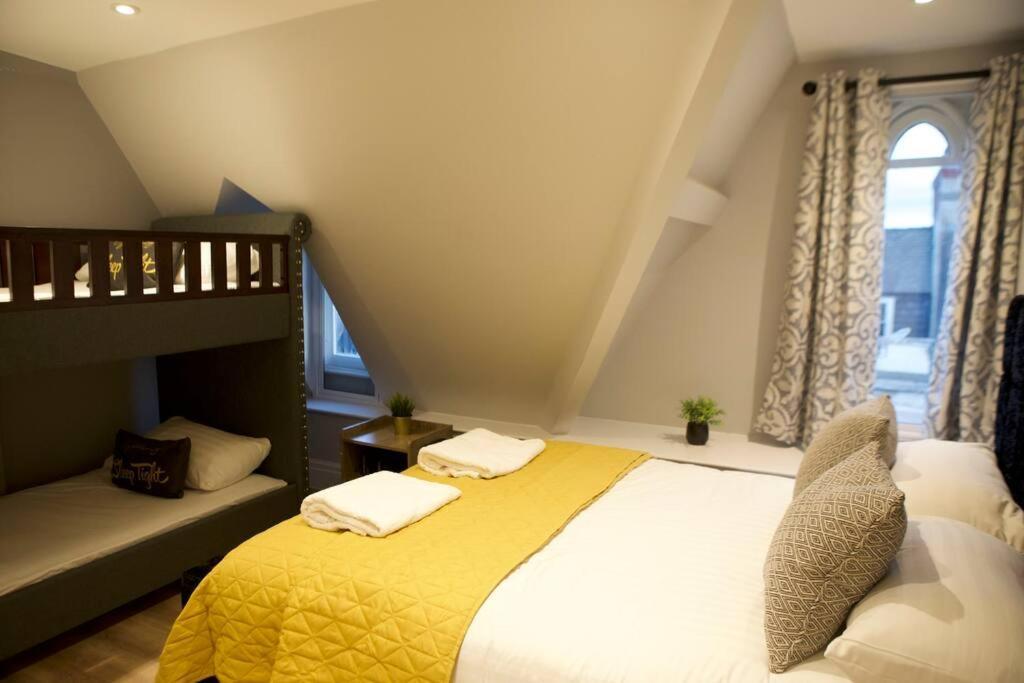 Penthouse On The Rows - Cathedral Views Apartment Chester Exterior photo